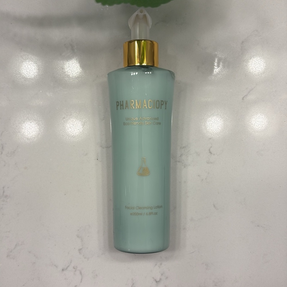 Pharmacopy Cleansing Lotion: A rich, creamy cleanser for all skin types, - Picture 3 of 3